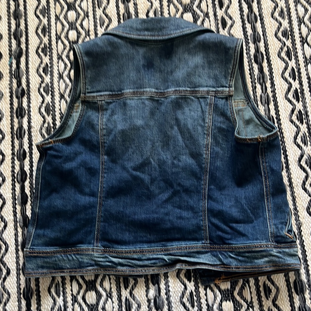 Vest - Picture 3 of 3
